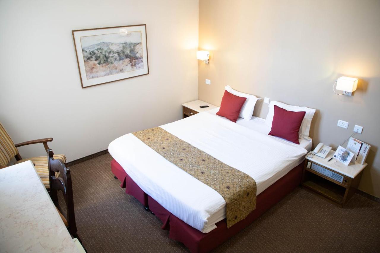 Ymca Three Arches Hotel