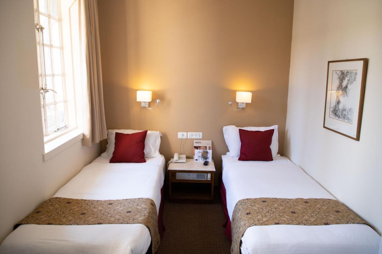 Hotel Ymca Three Arches 3*