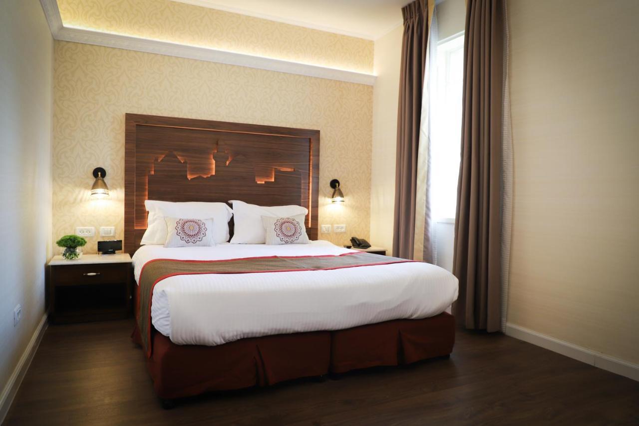 Ymca Three Arches Hotel 3*