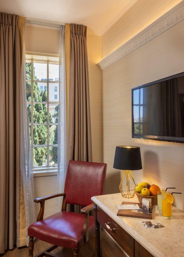 Ymca Three Arches Hotel 3*