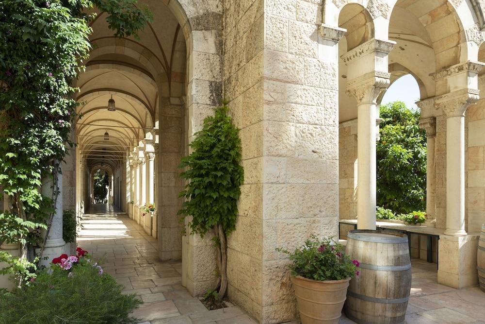 Hotel Ymca Three Arches 3*